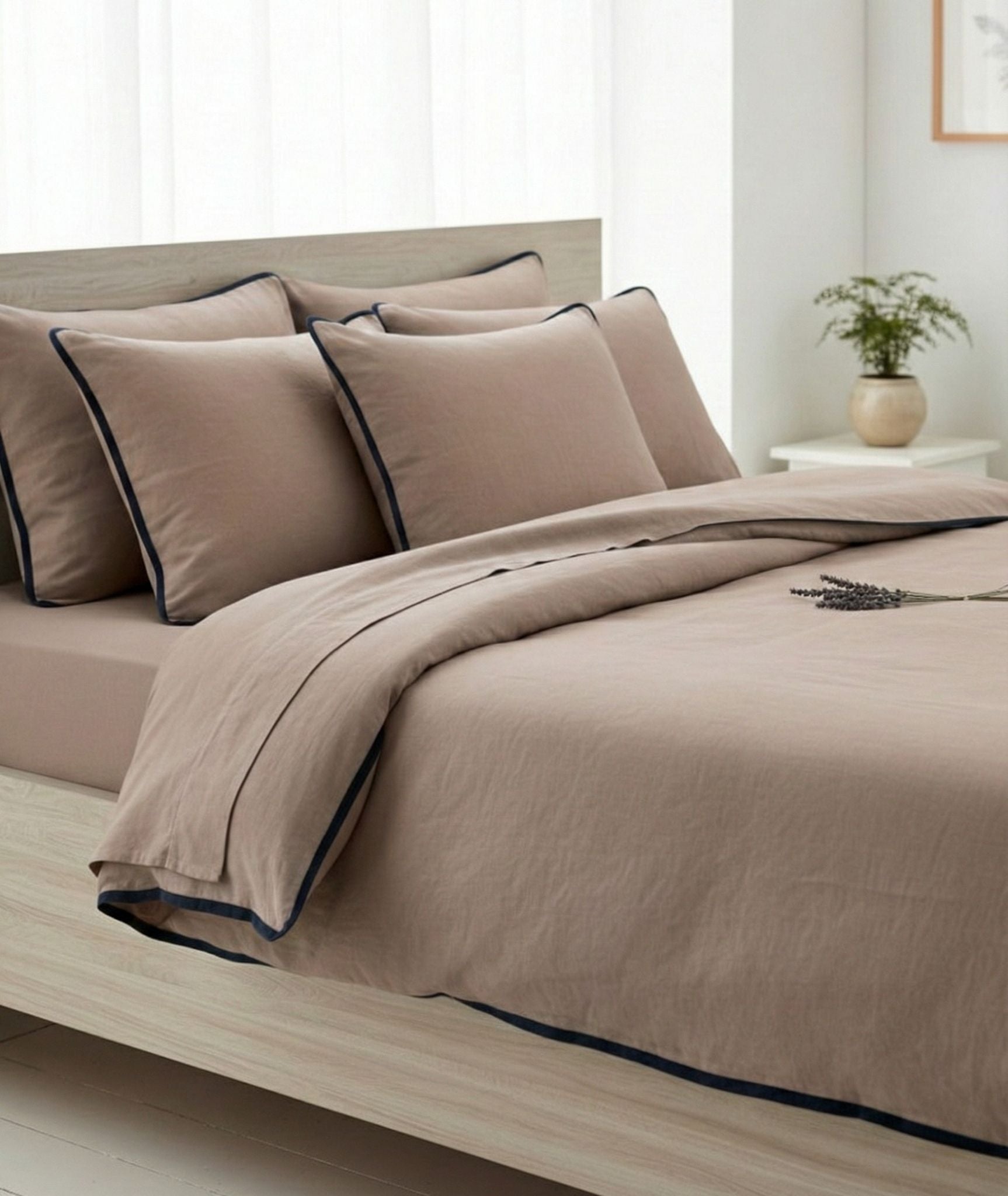 Linen Pillowcase with Contrast Piping