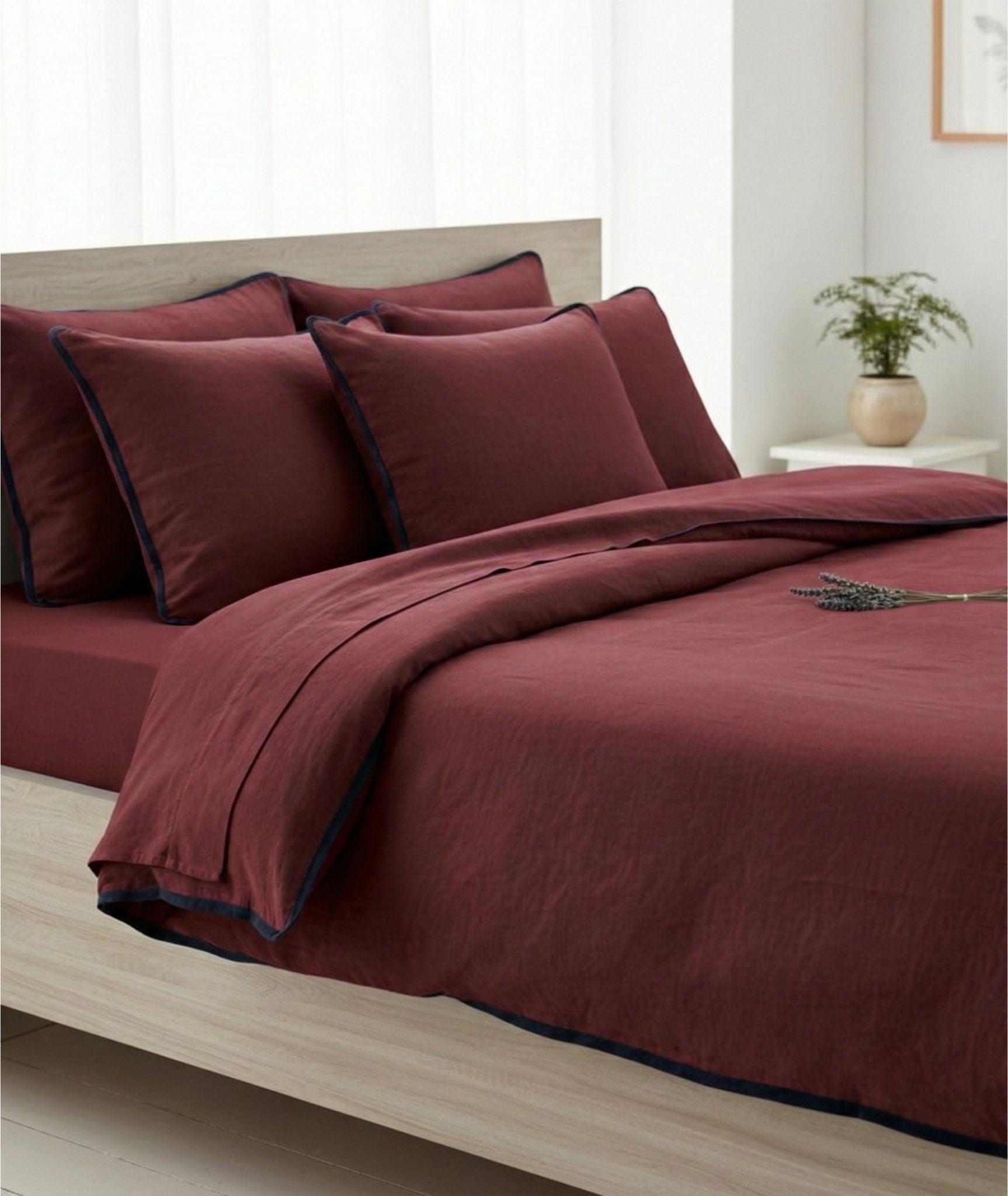 Linen Pillowcase with Contrast Piping